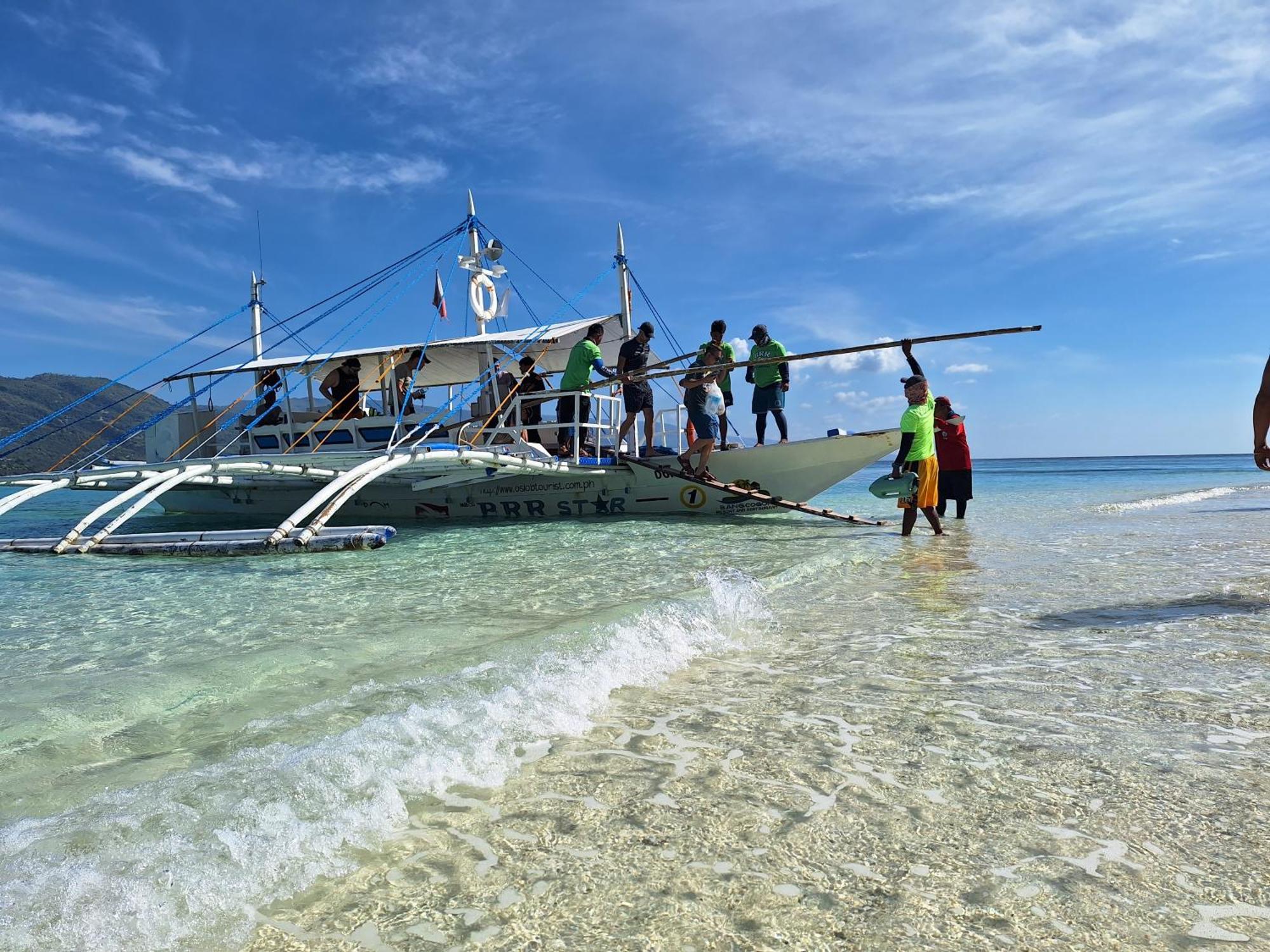 Island Front - Bangcogon Resort And Restaurant Oslob Exterior photo